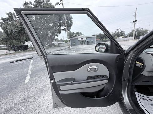Used 2016 Kia Soul FWD image 15