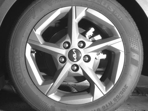 Used 2025 Kia K4 LXS image 14