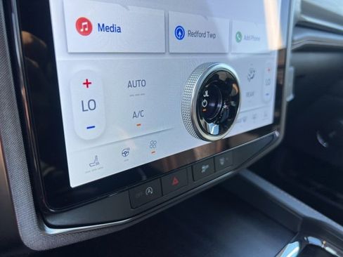 Certified 2022 Ford Expedition Platinum image 17