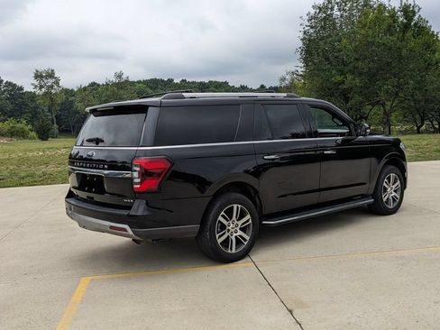 Used 2023 Ford Expedition Max Limited AWD/4WD image 3