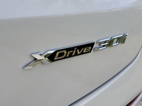 Used 2024 BMW X4 xDrive30i image 8