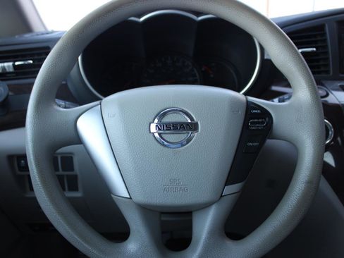 Used 2014 Nissan Quest S image 18