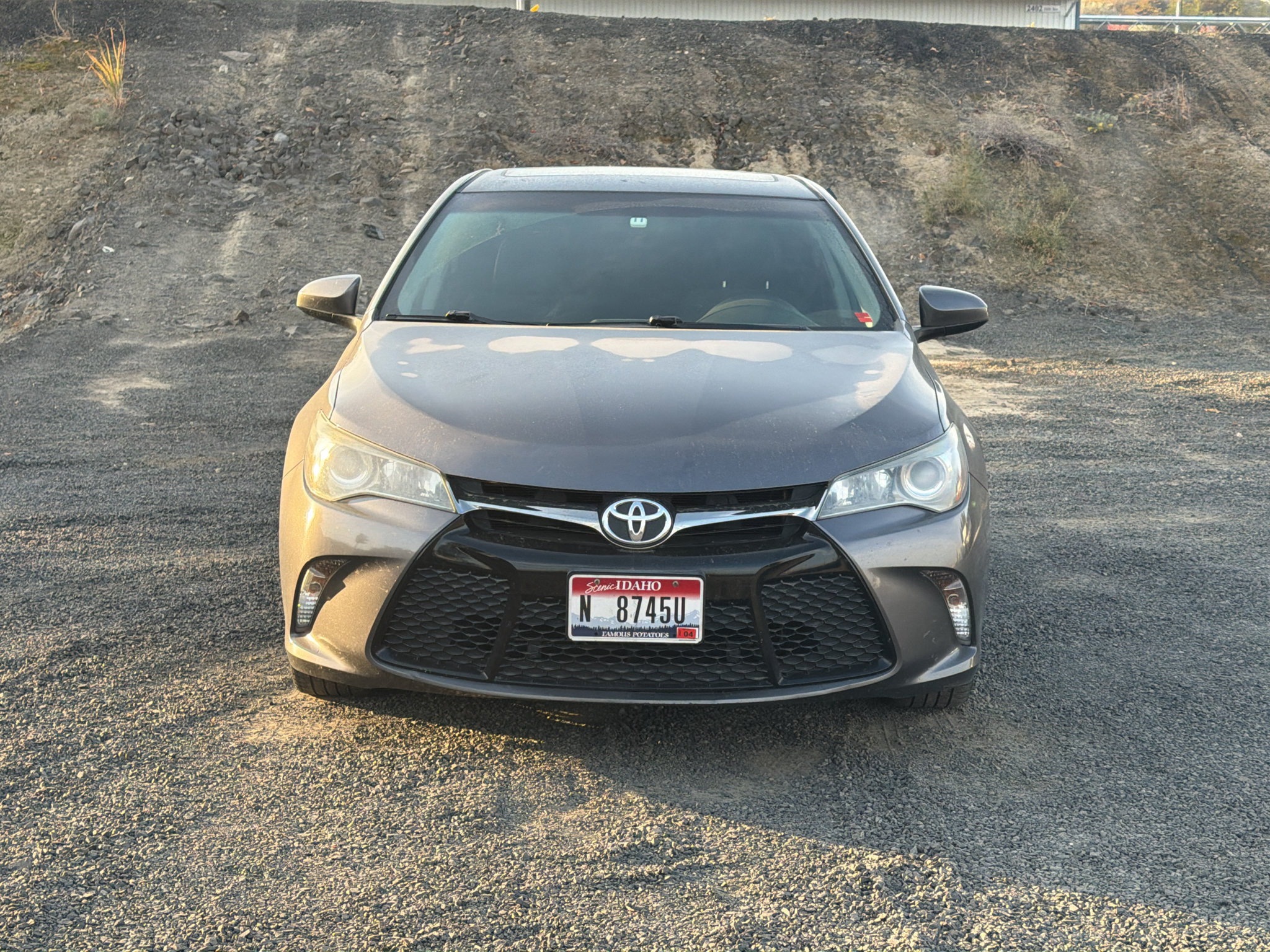 Used 2016 Toyota Camry SE w/ Moonroof Package FWD image 4