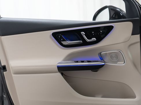 New 2027 Mercedes-Benz GLC 300 4MATIC image 11