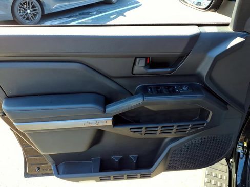 Certified 2025 Toyota 4Runner TRD Off-Road image 15