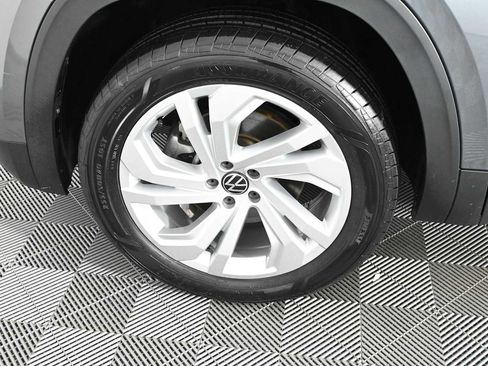 Certified 2023 Volkswagen Atlas SE w/ Panoramic Sunroof Package AWD/4WD image 32