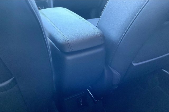 Used 2022 Buick Encore GX Select w/ Sport Touring Package FWD image 10