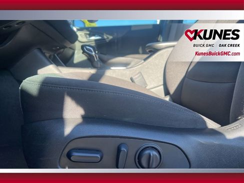 Used 2024 Chevrolet Malibu LT image 11