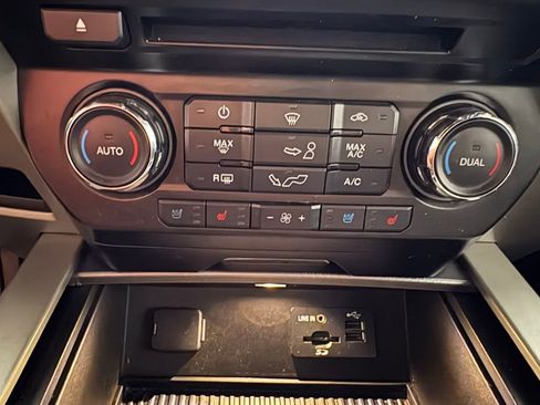 Used 2015 Ford F150 Lariat AWD/4WD image 33
