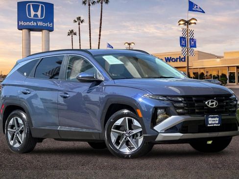 Used 2025 Hyundai Tucson SEL FWD image 2