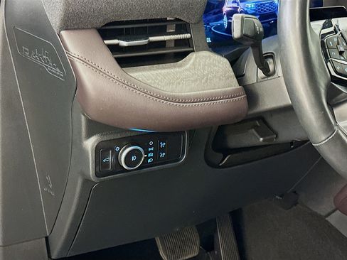 Used 2025 Ford Explorer Platinum w/ LUX Leather Package image 17