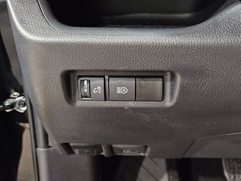 Used 2025 Toyota RAV4 LE AWD/4WD image 25