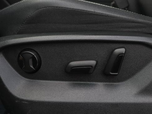 Used 2020 Volkswagen Tiguan SE w/ Panoramic Sunroof Package image 26