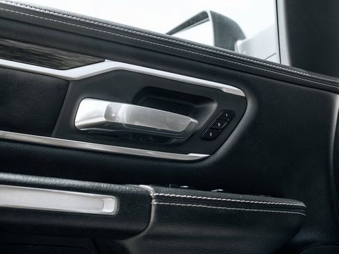 Used 2020 RAM 1500 Laramie AWD/4WD image 22