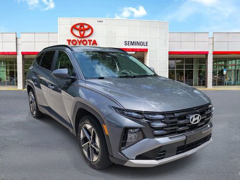 Used 2025 Hyundai Tucson SEL FWD image 2