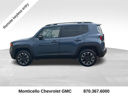Used 2023 Jeep Renegade Latitude w/ Sun/Sound Group AWD/4WD image 7