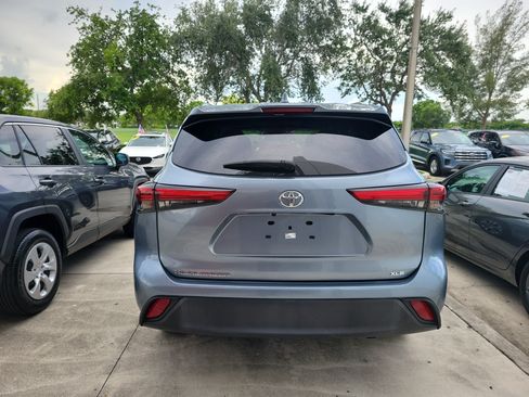 Used 2022 Toyota Highlander XLE FWD image 5