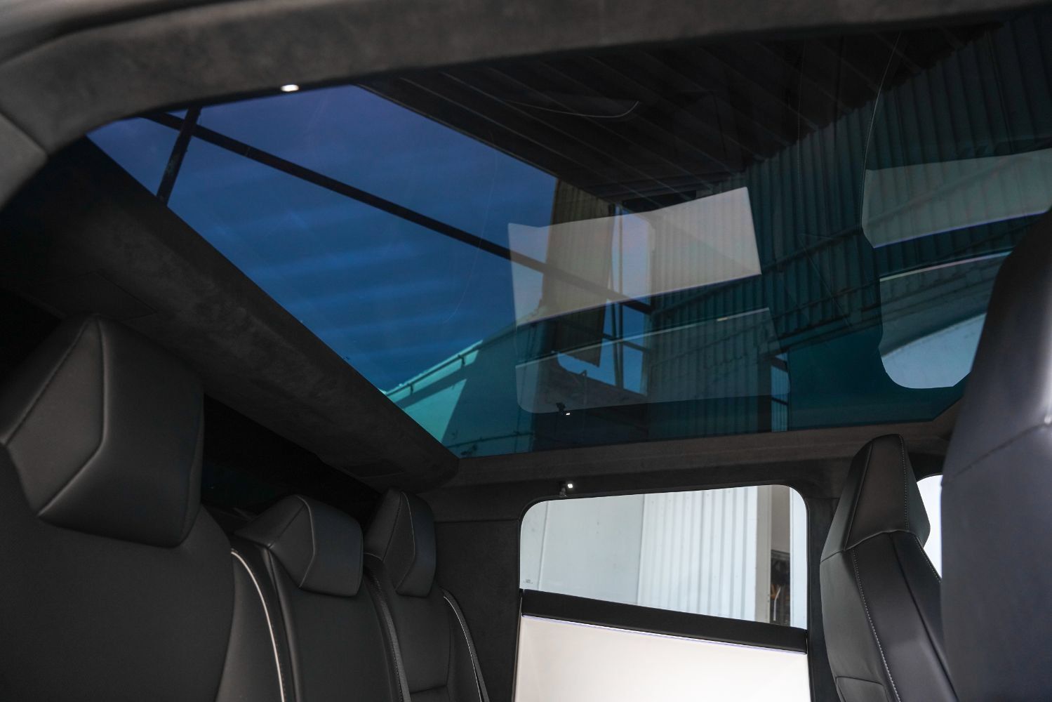 Used 2024 Tesla Cybertruck Cyberbeast AWD/4WD image 38
