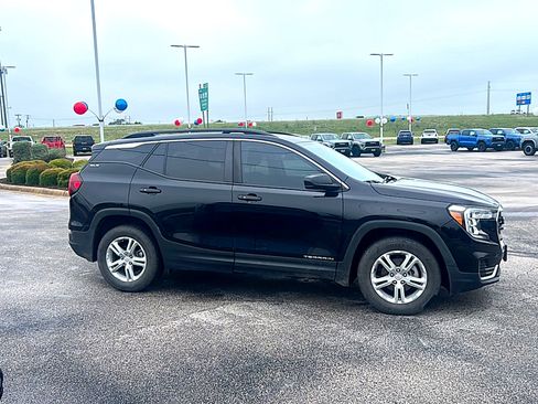 Used 2022 GMC Terrain SLE w/ Driver Convenience Package image 5