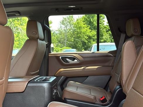 Used 2024 Chevrolet Tahoe High Country AWD/4WD image 21