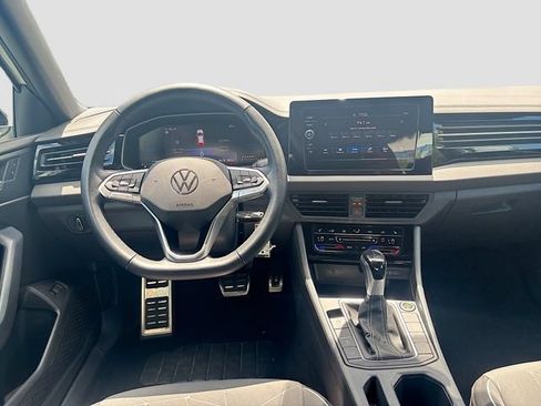 Used 2025 Volkswagen Jetta Sport FWD image 22