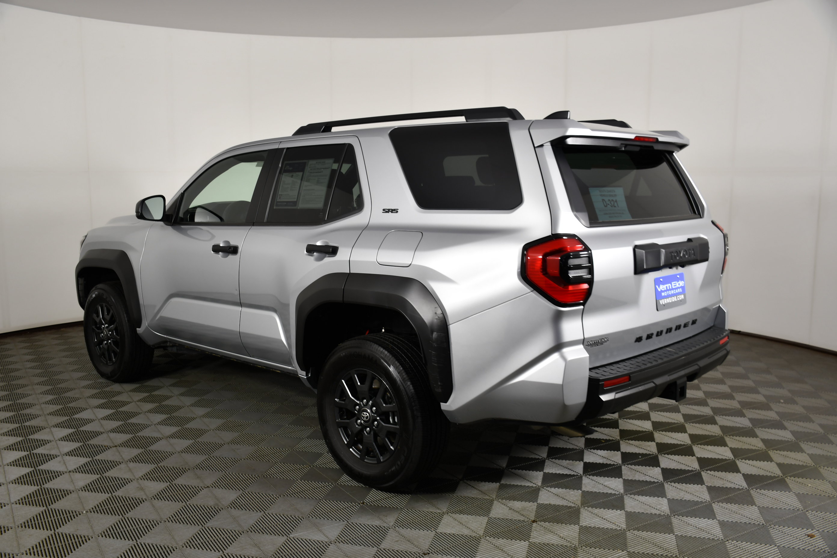 Used 2026 Toyota 4Runner SR5 AWD/4WD image 8