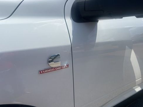 Used 2024 RAM 3500 Tradesman w/ Chrome Appearance Group AWD/4WD image 8