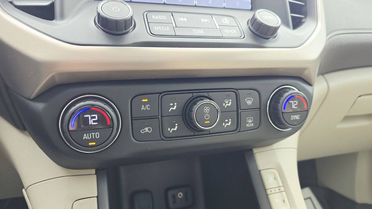 Used 2017 GMC Acadia Denali w/ Technology Package FWD image 24