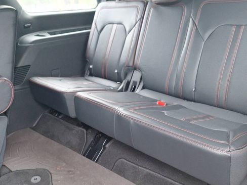 Used 2024 Ford Expedition Limited image 17