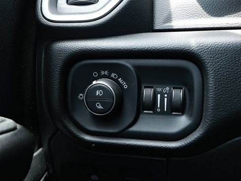 Used 2025 RAM 1500 Big Horn AWD/4WD image 15