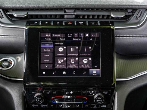 Used 2023 Jeep Grand Cherokee L Laredo image 11