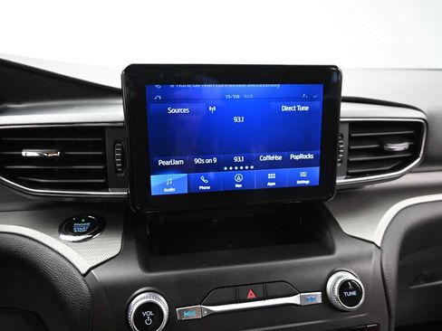 Used 2020 Ford Explorer XLT w/ Equipment Group 202A AWD/4WD image 19