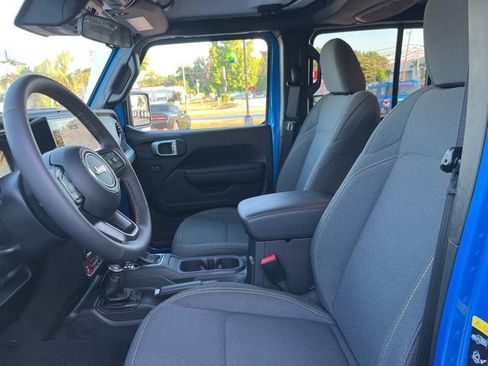 Used 2024 Jeep Wrangler Unlimited AWD/4WD image 7