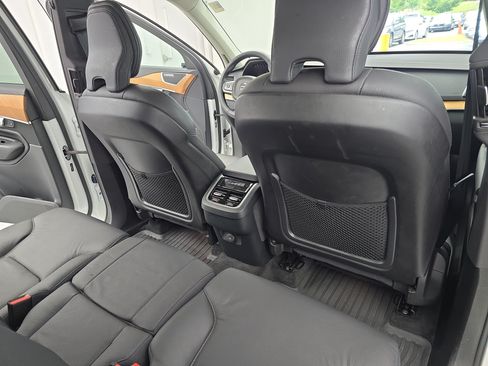 Used 2023 Volvo XC90 B5 Plus w/ Protection Package AWD/4WD image 11