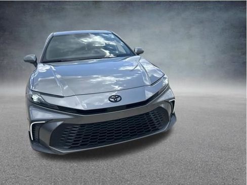 Used 2026 Toyota Camry SE w/ Convenience Package FWD image 5