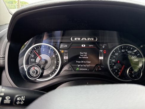 Used 2022 RAM 1500 Laramie AWD/4WD image 27