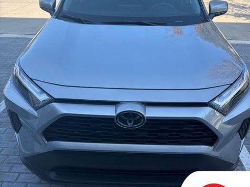 Used 2025 Toyota RAV4 XLE w/ Convenience Package FWD image 2