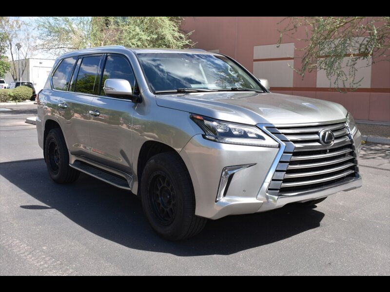 Used 2018 Lexus LX 570 4WD w/ Luxury Package image 2