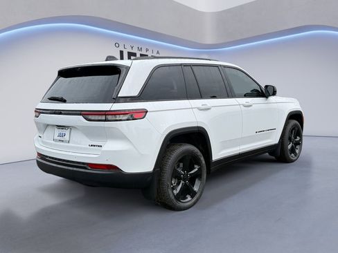 New 2025 Jeep Grand Cherokee Limited w/ Luxury Tech Group II image 6