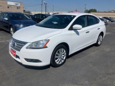 Used 2015 Nissan Sentra S image 2