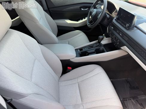 Certified 2025 Honda Accord SE image 14