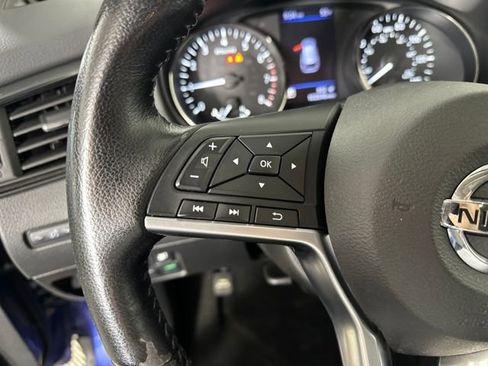 Used 2020 Nissan Rogue SV image 15