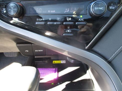 Used 2024 Toyota Camry SE w/ Cold Weather Package image 13