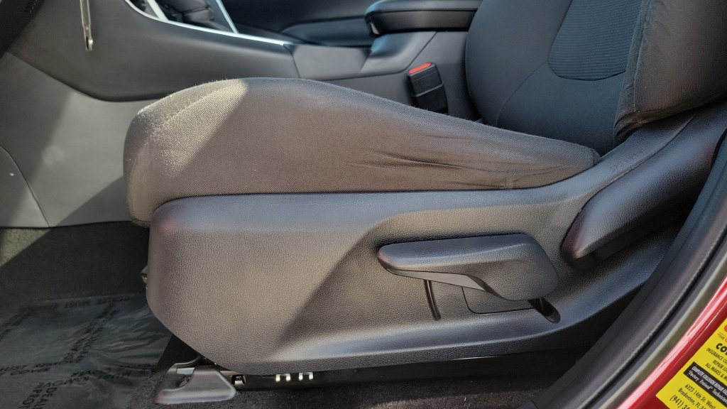 Certified 2025 Toyota RAV4 LE FWD image 16