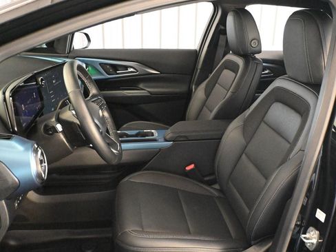 Used 2025 Chevrolet Equinox EV LT w/ LPO, Blackout Package FWD image 16