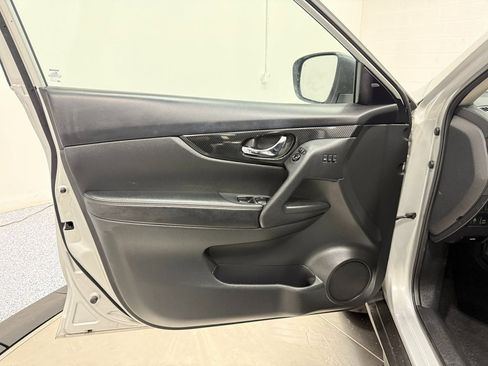 Used 2020 Nissan Rogue SL AWD/4WD image 9