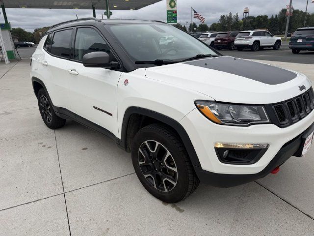 Used 2019 Jeep Compass Trailhawk w/ Cold Weather Group AWD/4WD image 1
