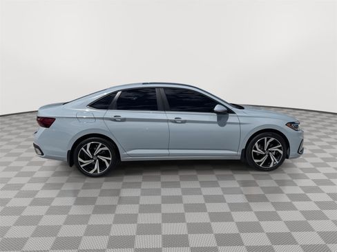 Used 2025 Volkswagen Jetta SEL FWD image 12