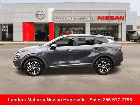 Used 2023 Kia Sportage EX FWD image 8