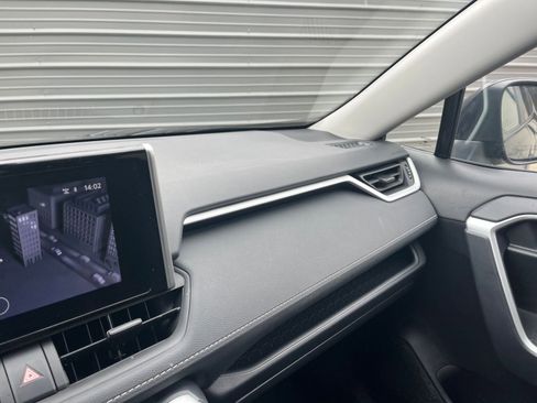 Used 2025 Toyota RAV4 LE image 29